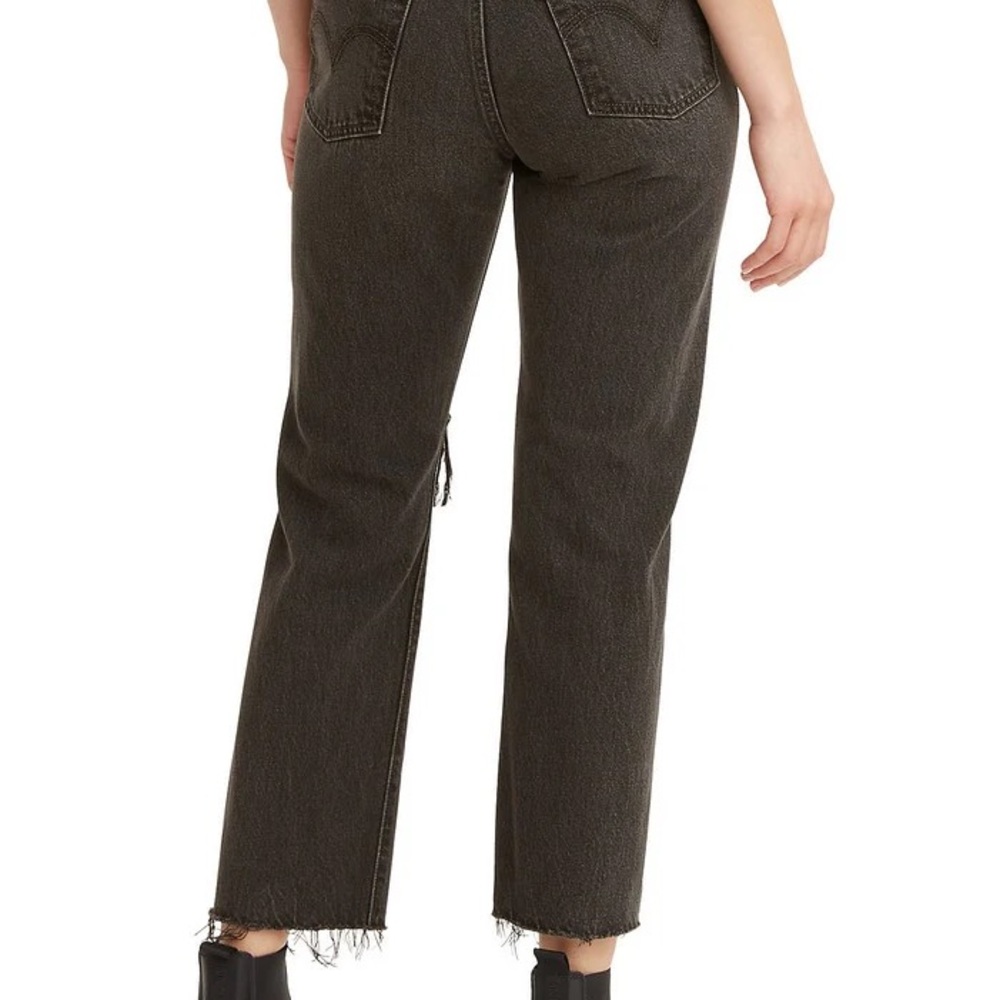 Levi's wedgie Jeans in Washed Black - Picture 2 of 7
